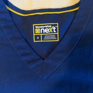 Wonder Wink Next Women’s Scrub Set Size Small